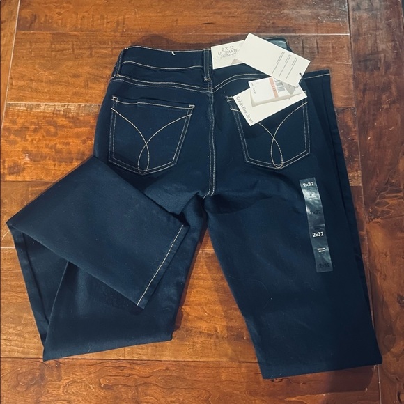 Ladies Calvin Klein jeans new with tags, 2/32 - Picture 3 of 9